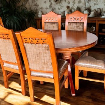 Oval Mahogany Dining Set – 6 Seate